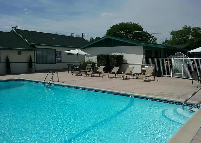 Motels Bishop Village